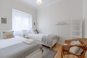 Sunny, Bright and Quiet Apartment, By TimeCooler