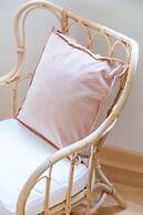 Sunny, Bright and Quiet Apartment, By TimeCooler