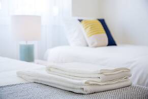 Sunny, Bright and Quiet Apartment, By TimeCooler