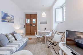 Renovated Typical Baixa Apartment, By TimeCooler
