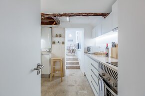 Renovated Typical Baixa Apartment, By TimeCooler