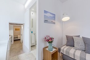 Renovated Typical Baixa Apartment, By TimeCooler