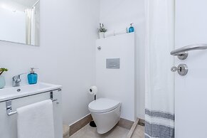 Renovated Typical Baixa Apartment, By TimeCooler