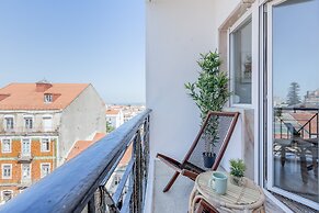 Renovated Sunny Apartment with Balcony, By TimeCooler