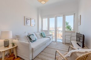 Renovated Sunny Apartment with Balcony, By TimeCooler