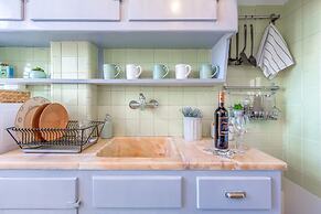 Renovated Sunny Apartment with Balcony, By TimeCooler