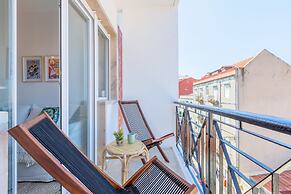Renovated Sunny Apartment with Balcony, By TimeCooler