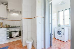 Alfama Spacious and Central Apartment, By TimeCooler