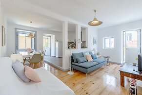 Alfama, Bright Spacious W/ Terrace Apartment, By TimeCooler