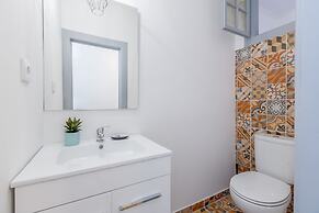 Alfama, Bright Spacious W/ Terrace Apartment, By TimeCooler