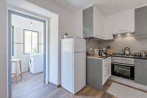 Alfama, Bright Spacious W/ Terrace Apartment, By TimeCooler