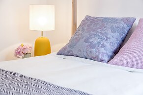 Alfama, Bright Spacious W/ Terrace Apartment, By TimeCooler