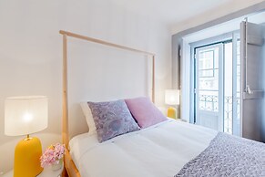 Alfama, Bright Spacious W/ Terrace Apartment, By TimeCooler