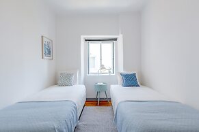 Bright & Spacious Alfama Typical Apartment, By TimeCooler