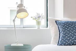 Bright & Spacious Alfama Typical Apartment, By TimeCooler