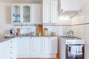 Bright & Spacious Alfama Typical Apartment, By TimeCooler