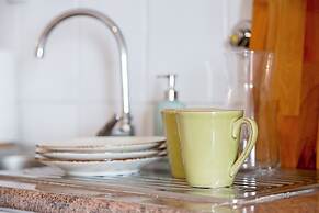 Bright & Spacious Alfama Typical Apartment, By TimeCooler