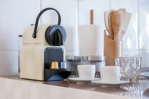 Bright & Spacious Alfama Typical Apartment, By TimeCooler