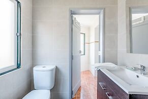 Bright & Spacious Alfama Typical Apartment, By TimeCooler