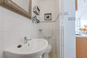 Light Filled Typical Apartment at Alfama, By TimeCooler