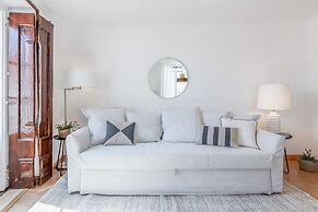 Light Filled Typical Apartment at Alfama, By TimeCooler