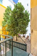 Bright & Spacious W/ Orange Tree Patio Apartment by TimeCooler