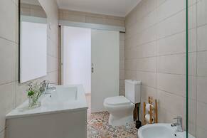 Bright & Spacious W/ Orange Tree Patio Apartment by TimeCooler