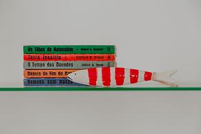 Bright & Spacious W/ Orange Tree Patio Apartment by TimeCooler