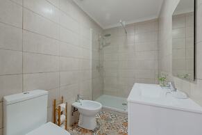 Bright & Spacious W/ Orange Tree Patio Apartment by TimeCooler