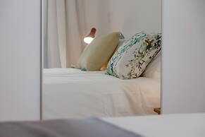 Bright & Spacious W/ Orange Tree Patio Apartment by TimeCooler