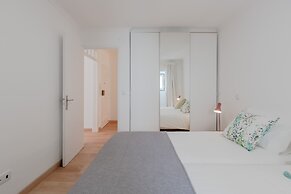 Bright & Spacious W/ Orange Tree Patio Apartment by TimeCooler