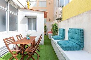 Sunny Apartment with Patio, By TimeCooler
