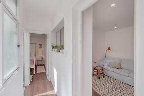 Sunny Apartment with Patio, By TimeCooler