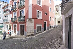 Alfama Light-Filled Apartment, By TimeCooler