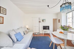 Alfama Light-Filled Apartment, By TimeCooler