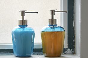 Alfama Light-Filled Apartment, By TimeCooler