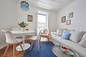 Alfama Light-Filled Apartment, By TimeCooler