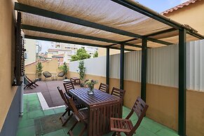 Spacious and Renovated Apartment With Amazing Patio, By TimeCooler