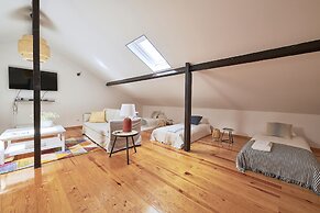 Renovated and Spacious Duplex Apartment With Patio, By TimeCooler