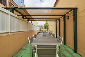 Renovated and Spacious Duplex Apartment With Patio, By TimeCooler