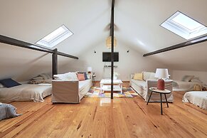 Renovated and Spacious Duplex Apartment With Patio, By TimeCooler