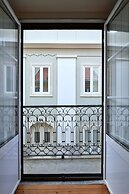 Renovated and Spacious Duplex Apartment With Patio, By TimeCooler