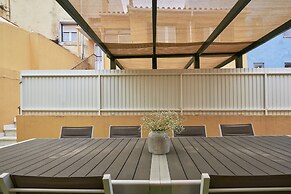 Renovated and Spacious Duplex Apartment With Patio, By TimeCooler