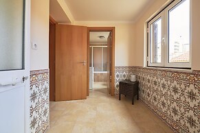 Renovated and Spacious Duplex Apartment With Patio, By TimeCooler