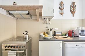 Belém Light Filled Apartment, By TimeCooler