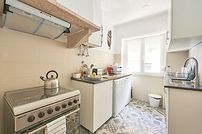 Belém Light Filled Apartment, By TimeCooler