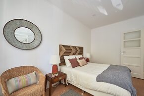 Belém Light Filled Apartment, By TimeCooler