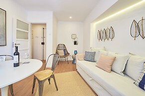 Belém Light Filled Apartment, By TimeCooler