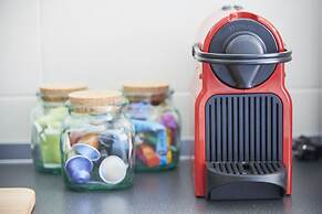 Belém Light Filled Apartment, By TimeCooler