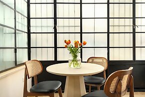 Modern-Rustic Haven in the City by Sea N Rent